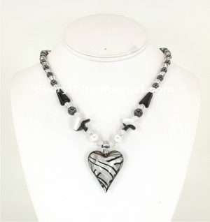 magnetic bead necklace