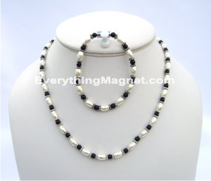 magnetic bead necklace