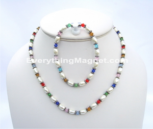 magnetic bead necklace